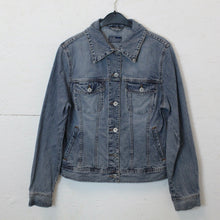 Laden Sie das Bild in den Galerie-Viewer, Second Hand CLOSED Jeansjacke Gr. L blau Jacke (*)
