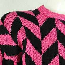 Laden Sie das Bild in den Galerie-Viewer, Vintage Pullover Female Gr. L pink schwarz gemustert Strick