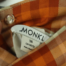 Laden Sie das Bild in den Galerie-Viewer, Second Hand MONKI Rock Gr. 38 orange beige kariert Minirock (*)