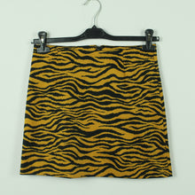 Laden Sie das Bild in den Galerie-Viewer, Second Hand MONKI Rock Gr. 38 orange schwarz Animal-Print Minirock (*)