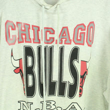 Laden Sie das Bild in den Galerie-Viewer, Vintage CHICAGO BULLS NBA Sweatshirt Gr. M grau meliert mit Print