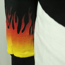 Laden Sie das Bild in den Galerie-Viewer, Second Hand NA-KD Sweatshirt Gr. M schwarz mit Flammenprint (*)